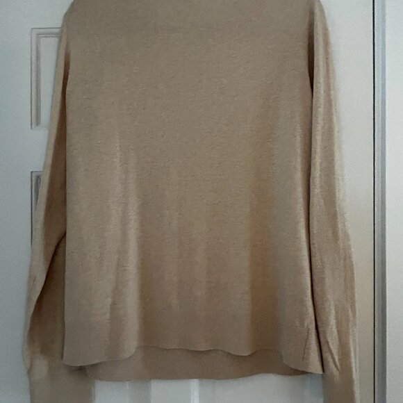 Lightweight Cotton Cashmere Crew Sweater - Picture 10 of 10